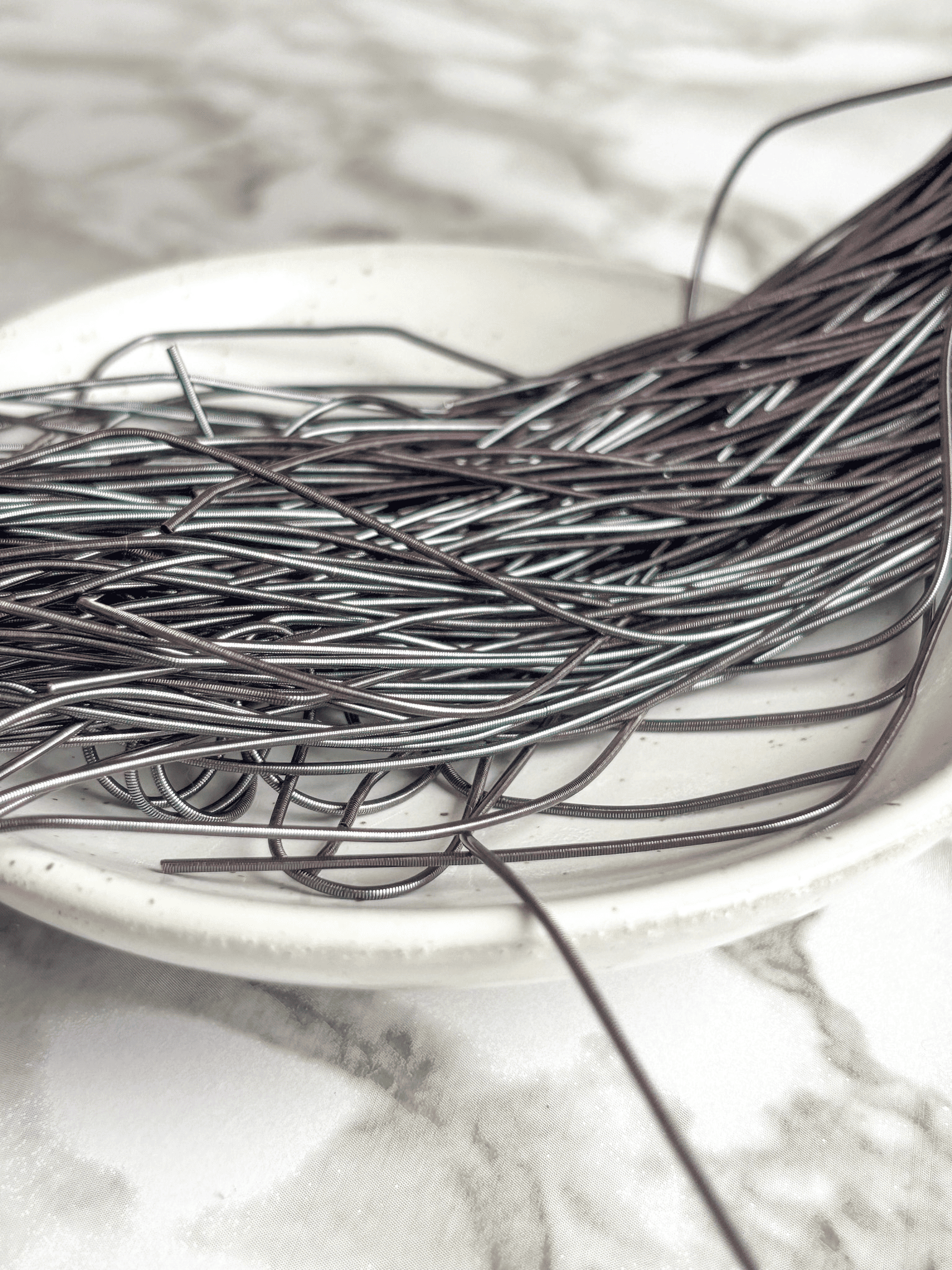 Cannetille lisse brillante gris noir - 1mm