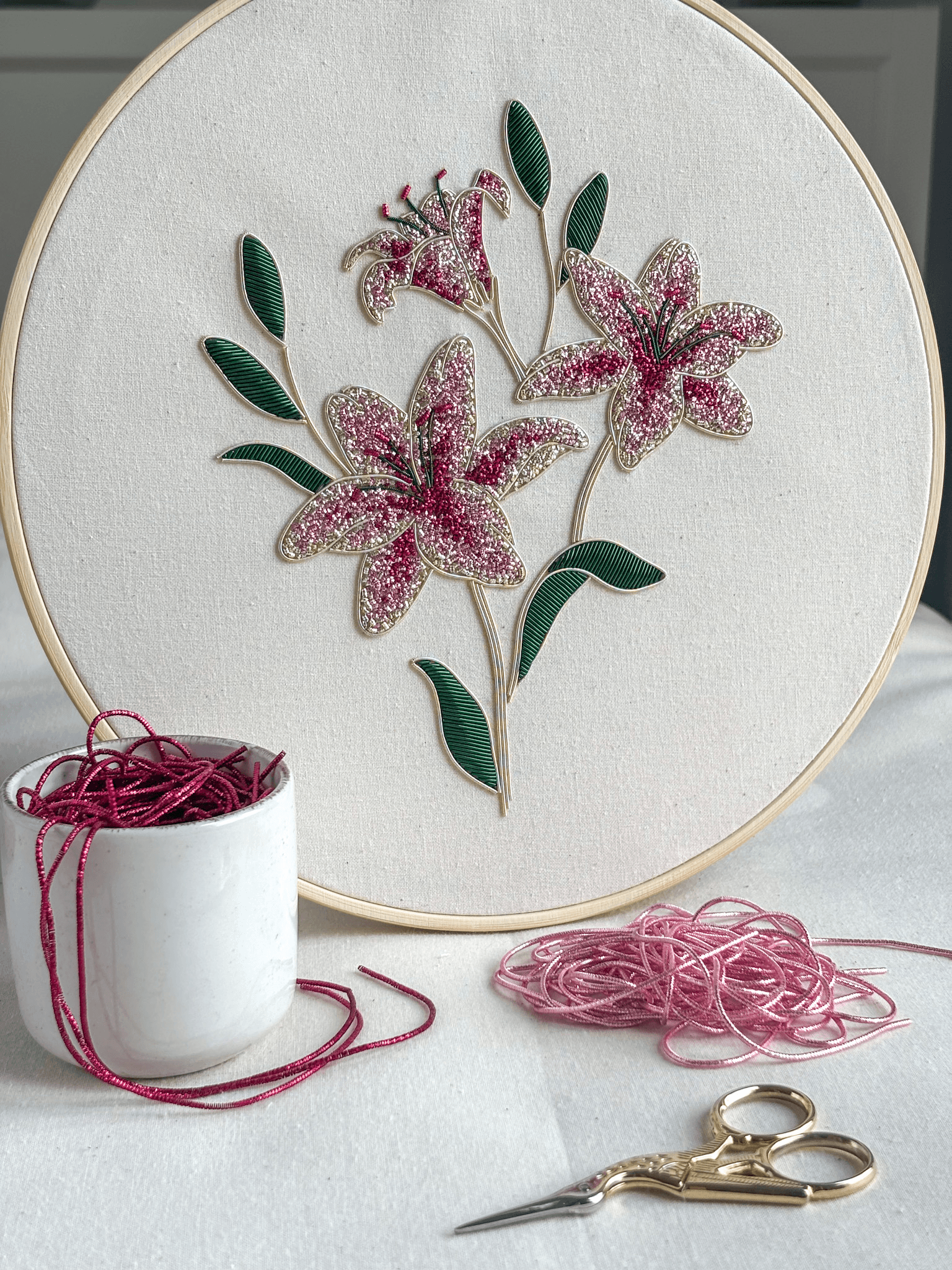 Les Lilies - Kit de Broderie Or