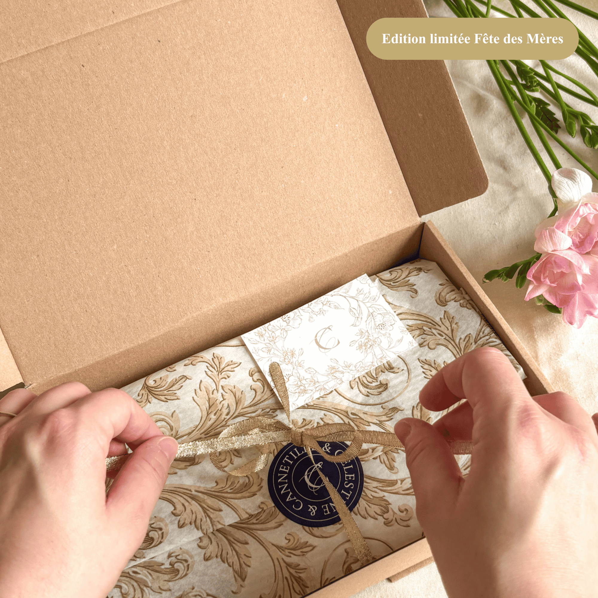 Les Lilies - Kit de Broderie Or