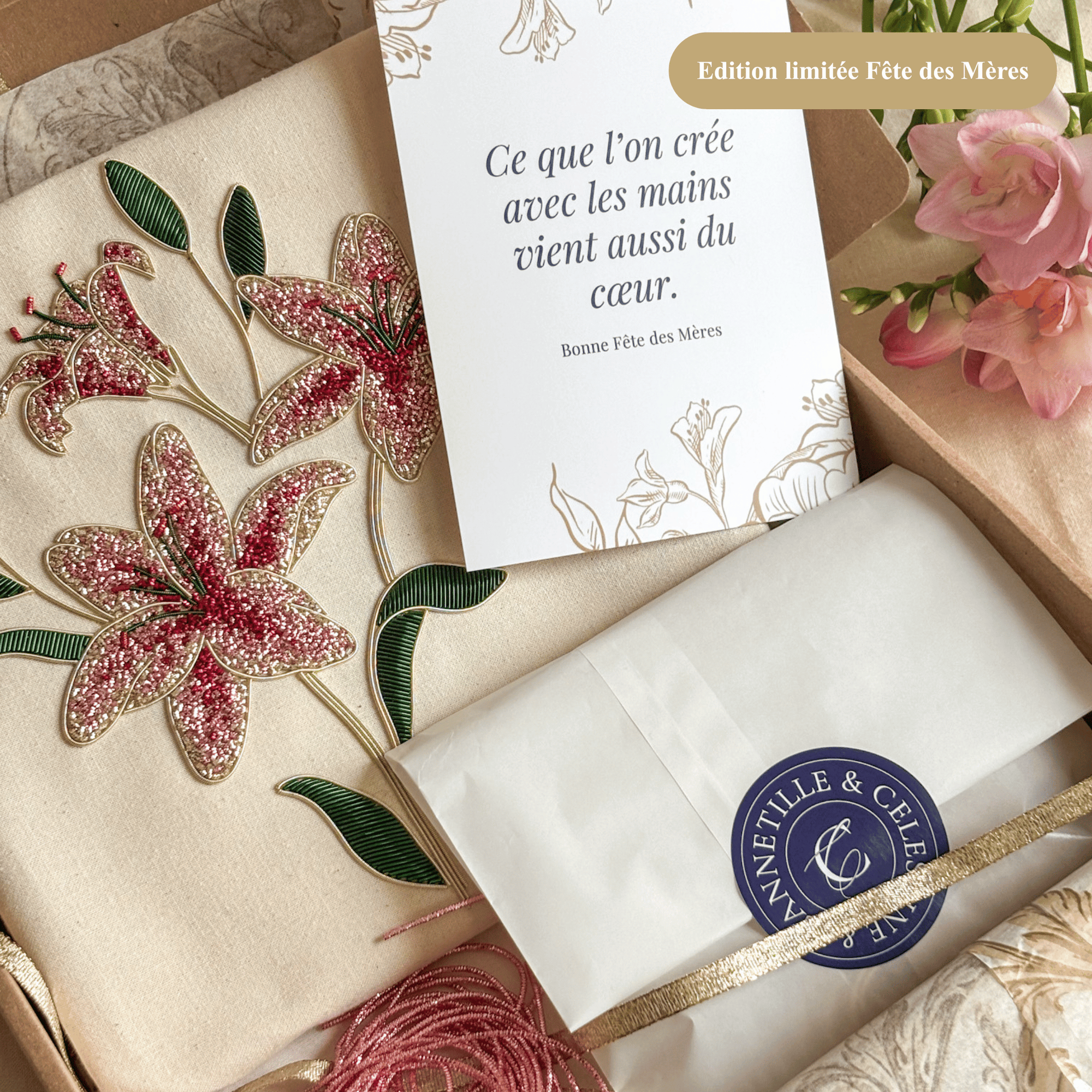 Les Lilies - Kit de Broderie Or