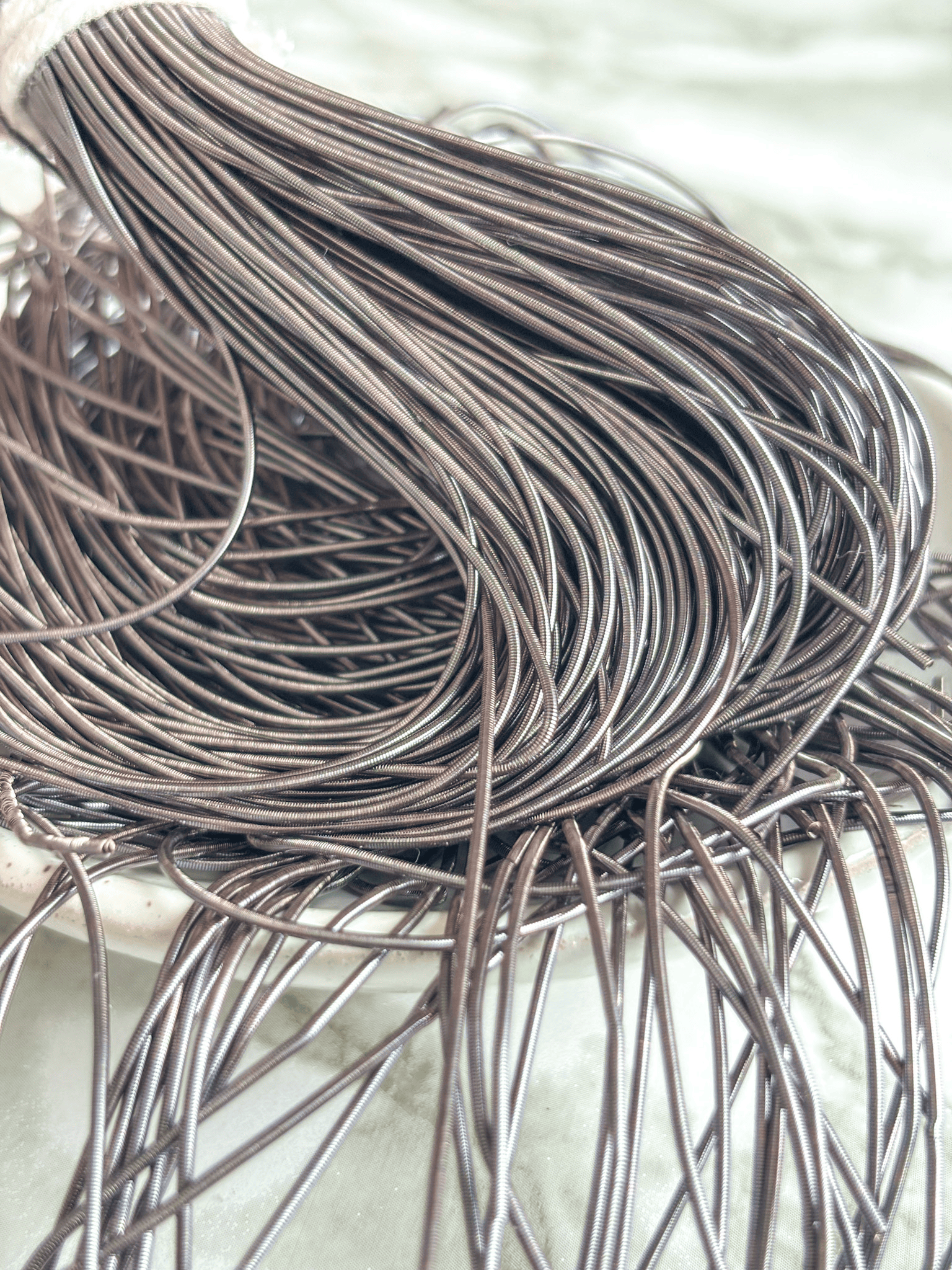 Cannetille lisse brillante gris noir - 1mm