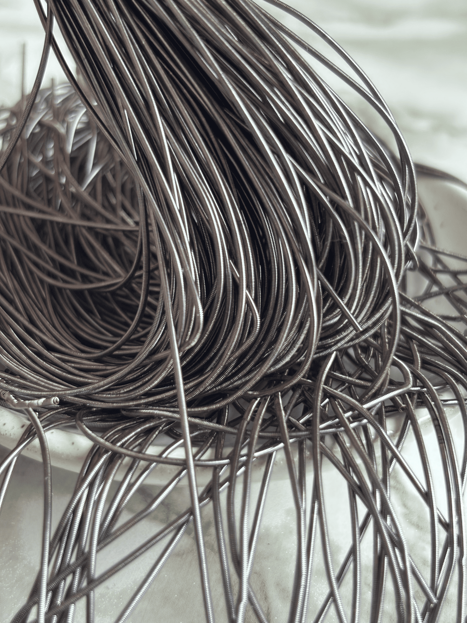 Cannetille lisse brillante gris noir - 1mm