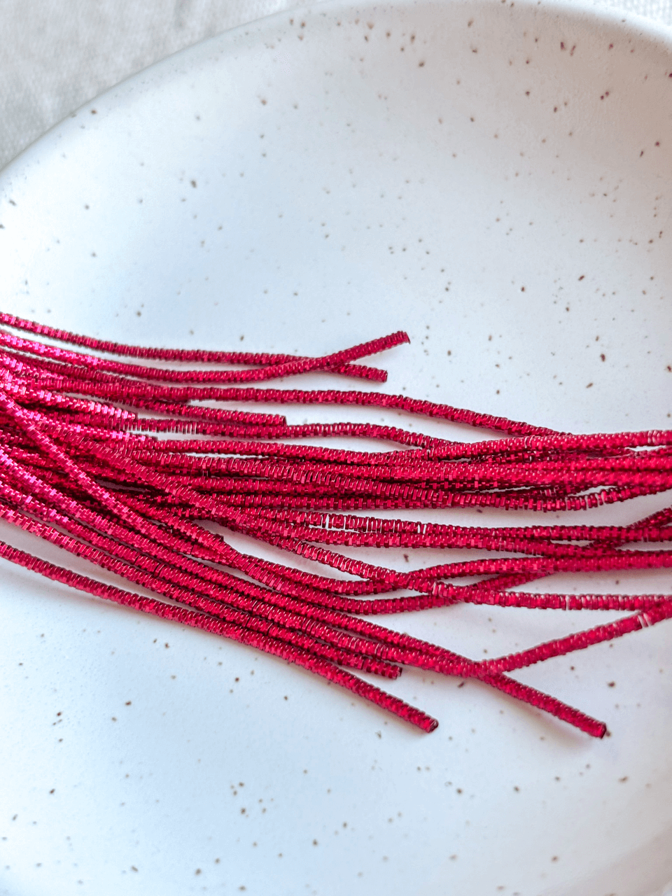 Cannetille frisée rose fushia - 1 mm