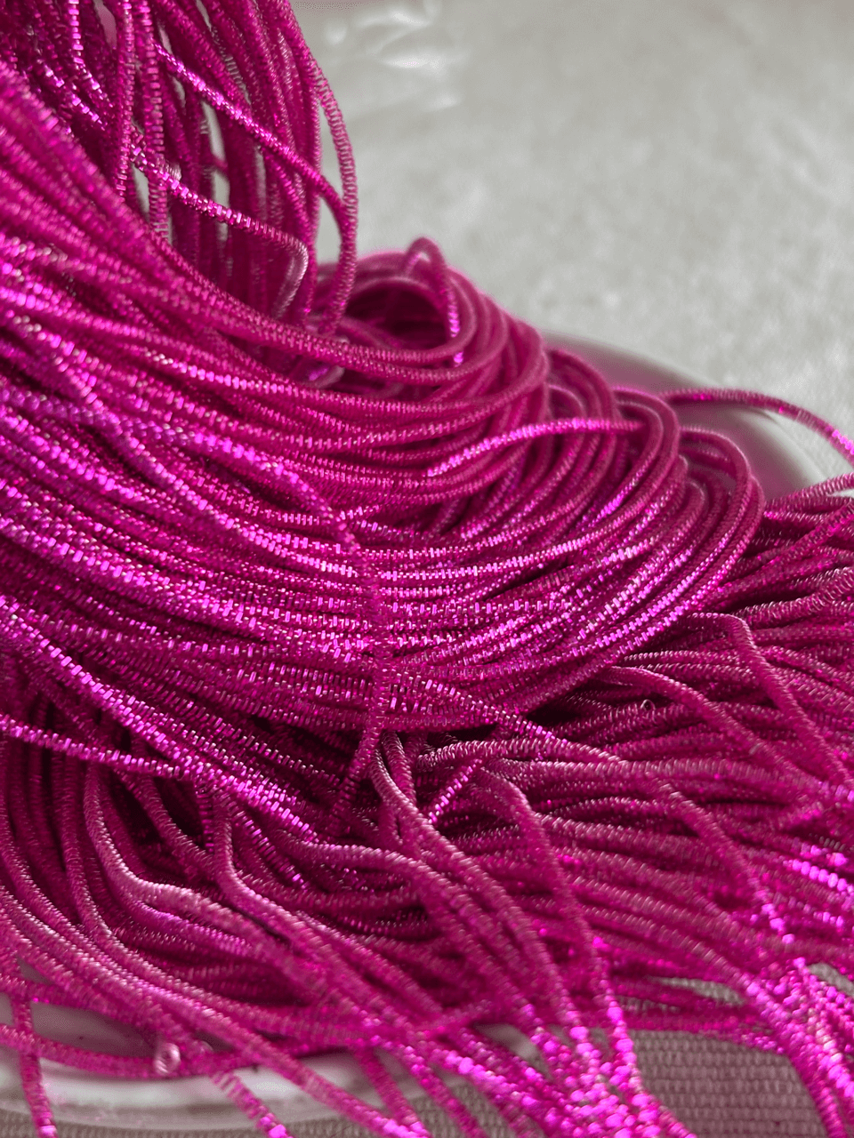 Cannetille frisée rose flash - 1 mm