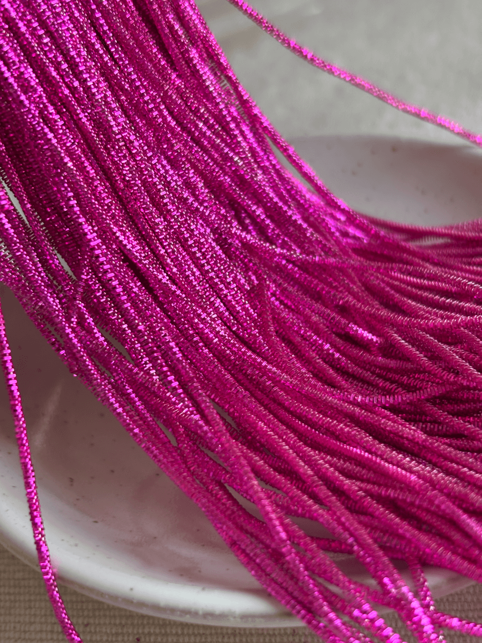 Cannetille frisée rose flash - 1 mm