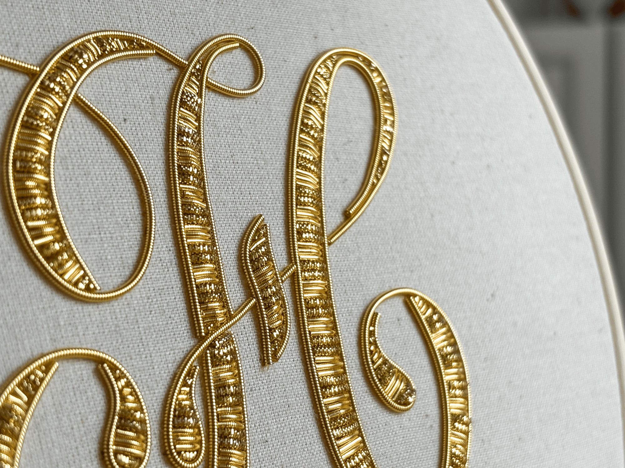 Initiales brodées - Or & Argent